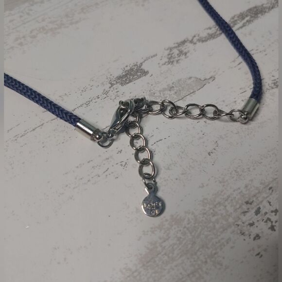 Ann Taylor Loft Blue Waterfall Droplet Necklace Futuristic - Picture 4 of 9